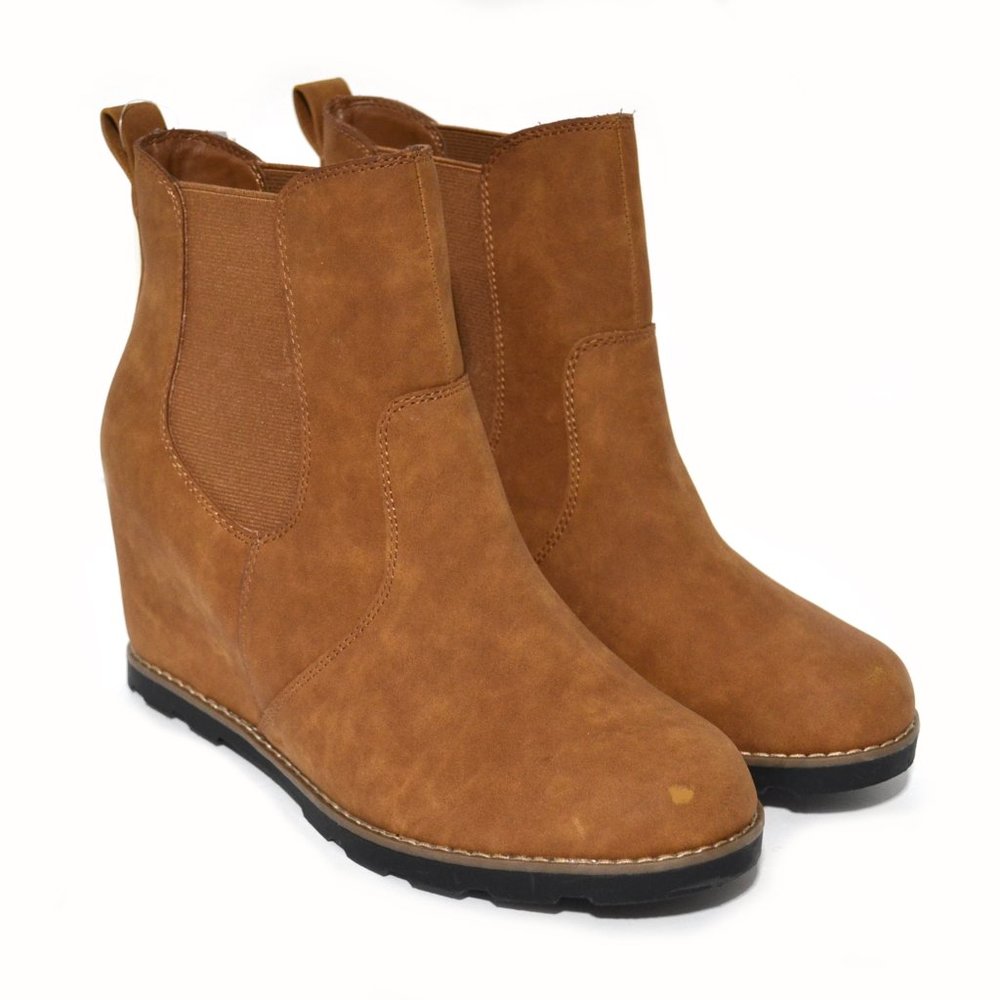 NWT Amalia Fashion Wedge Boots Cognac Sz 11